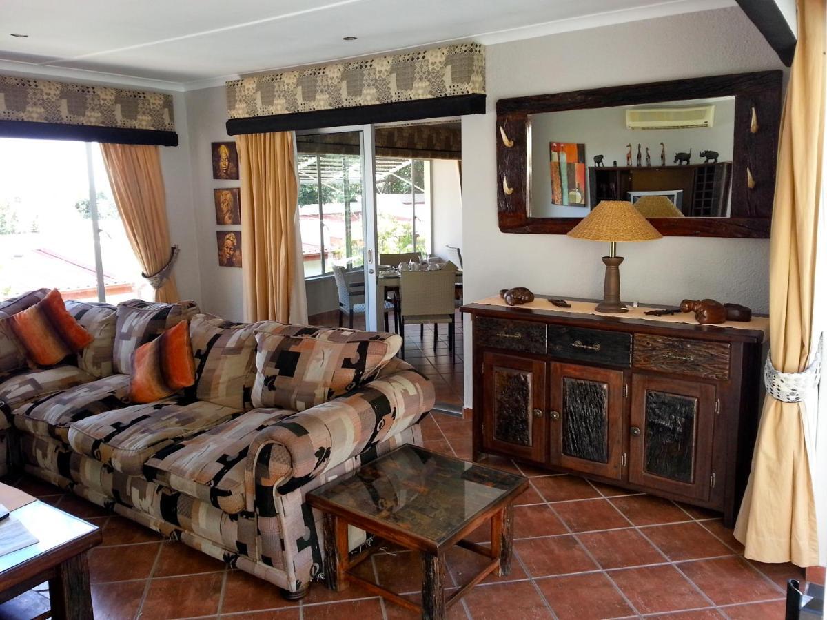 Hotel Pension Casa Africana Виндхук Экстерьер фото