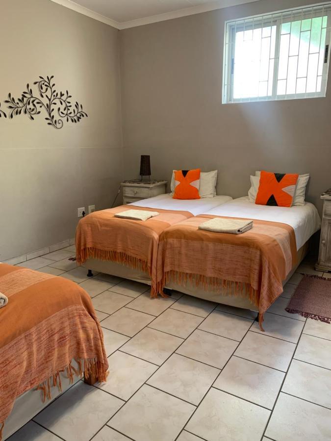 Hotel Pension Casa Africana Виндхук Экстерьер фото
