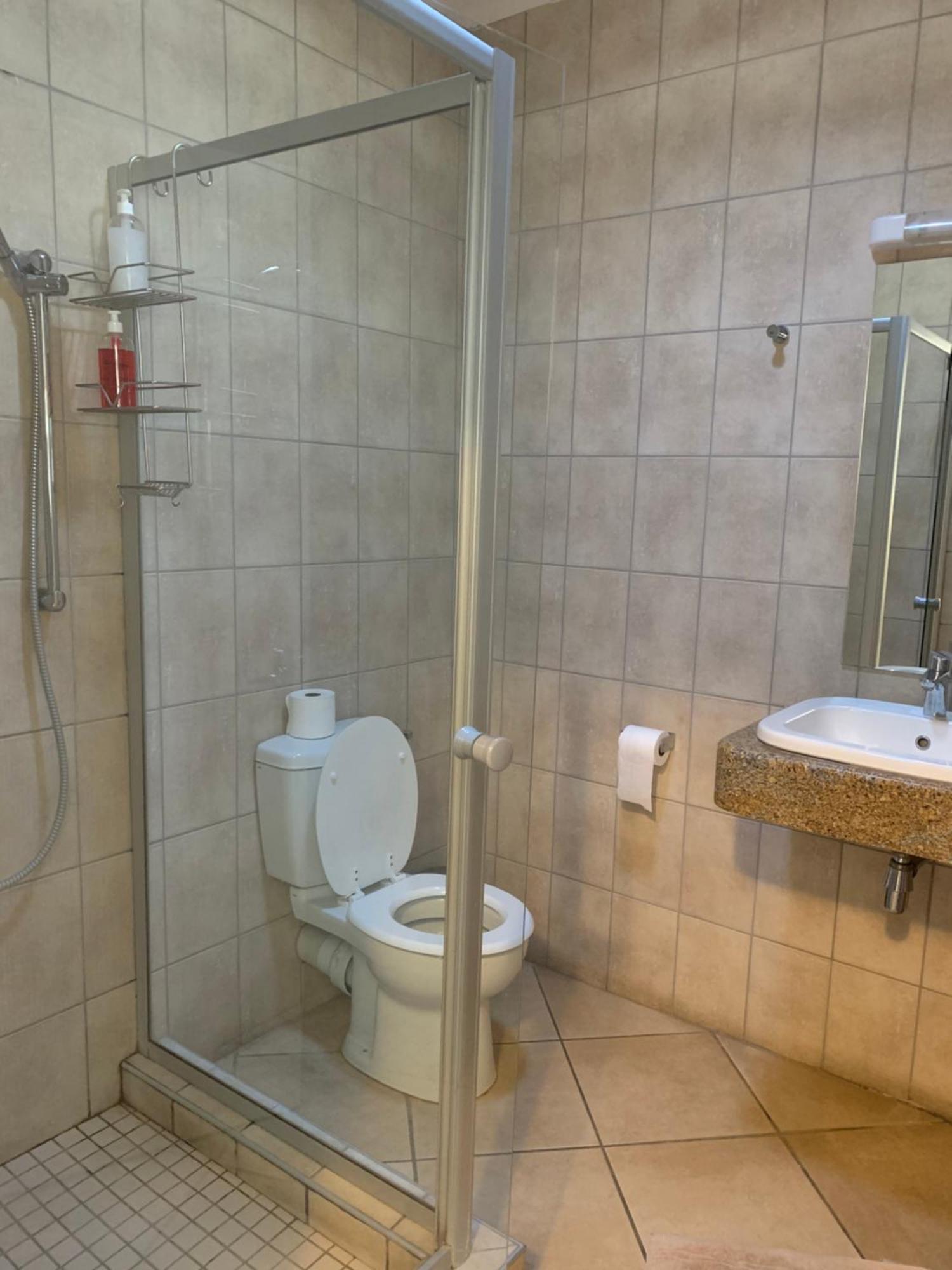 Hotel Pension Casa Africana Виндхук Экстерьер фото
